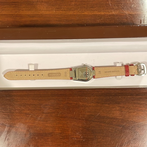 COACH SIGNATURE C WATCH TAN and RED 0208 - Picture 2 of 2